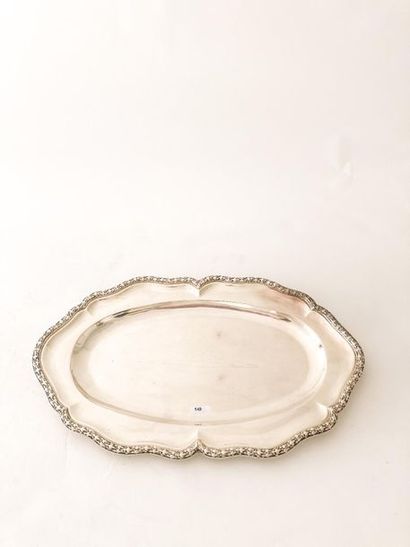 null Oval scrolled oval tray, 20th century, silver plated metal, trace of mark, l....