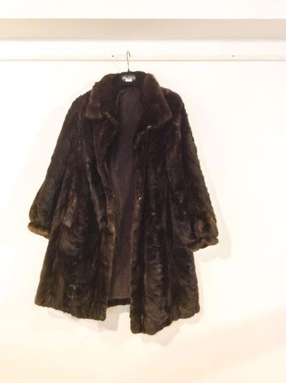 null Fur jacket, scratched [Niclaus].