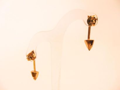 null Paire de pendants d'oreille en or jaune 18 carats, poinçons, 2 g env.