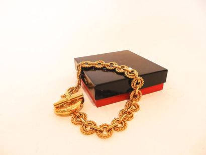 CELINE - PARIS Necklace with twisted links in gilded metal, marked, with box, l....
