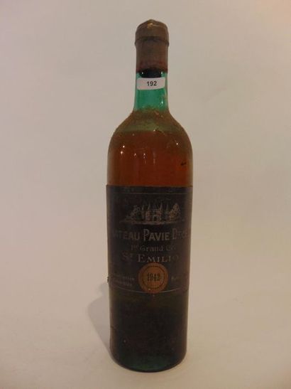 BORDEAUX (SAINT-ÉMILION) Château Pavie-Decesse 1942, a bottle [half shoulder, alterations,...