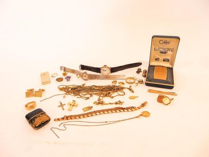 null Lot de bijoux divers principalement plaqués or (montres-bracelets, briquets,...