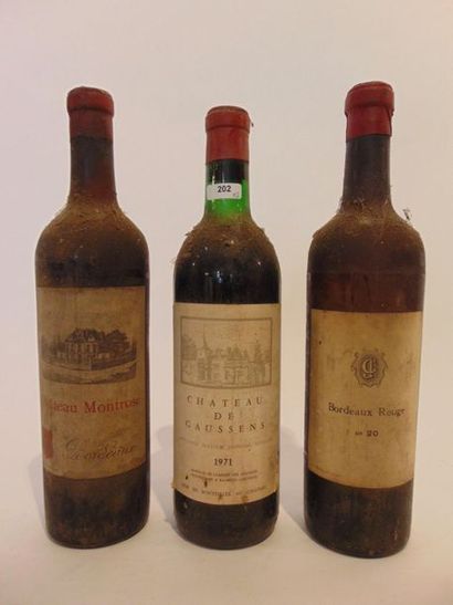 BORDEAUX Rouge, trois bouteilles :

- Château de Gaussens 1971, une bouteille [haut-épaule,...