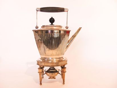 HOLLAND Neoclassical kettle and its quadripod stove, circa 1800, silver, punches,...