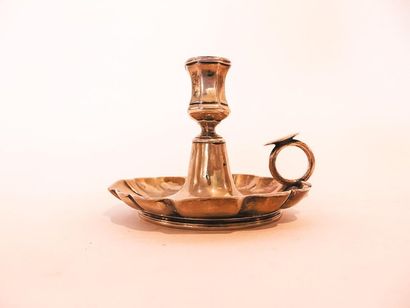 null Candlestick, 18th century, silver, traces of punches, h. 8.5 cm, 199 g approx....