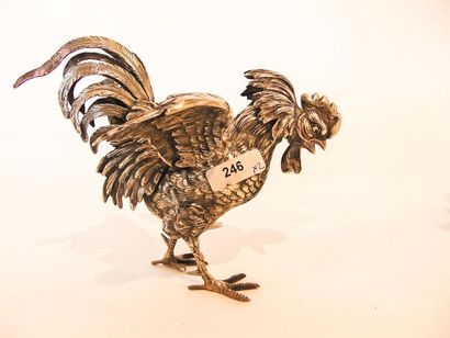 HOLLANDE Pair of small roosters with removable heads, XXth, silver embossed and chiselled,...