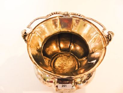 ITALIE Holy water bucket, side masks, 18th century, embossed and chased silver, punch...