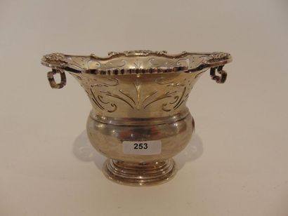 HOLLANDE Oval bowl on pedestal, movable side handles, 19th century, silver openwork...