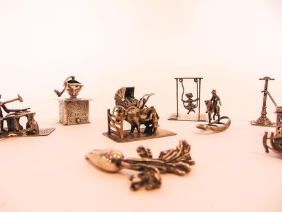 null Set of miniature silver subjects, eleven pieces, approx. 190 g.