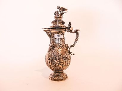 null Small neo-Renaissance baluster ewer on pedestal, late 19th century, chased silver...