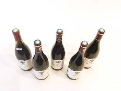 BOURGOGNE Rouge, cinq bouteilles :

- (VOLNAY), Domaine Régis Rossignol-Changarnier...