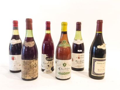 BOURGOGNE Rouge et blanc, six bouteilles :

- (BEAUNE), Domaine Bernard Delagrange,...