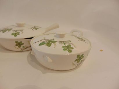 null VILLEROY & BOCH (LUXEMBOURG), part of service to the vine branches, XXth, earthenware,...