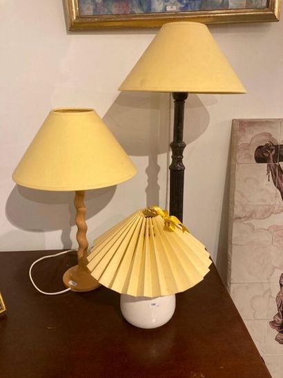 null Set of table lamps, five pieces (one pair), h. 26-68 cm [wear and tear].