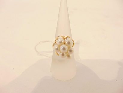 null Ring in 18 karat yellow gold set with a bunch of pearls, punch, t. 52, 6 g ...
