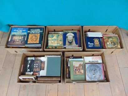 null Variety of books (art books, catalogues, etc.), five boxes [various states]...