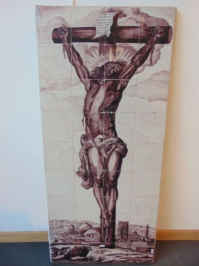 DELFT "Crucifixion", XVIIIe, important panneau décoratif formé de trente-six carreaux...