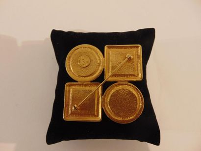 CELINE - PARIS Broche dans le goût de Mondrian en métal doré et émaillé, marquée,...