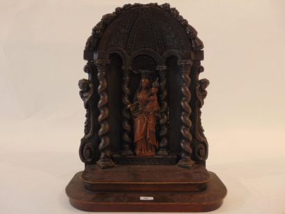 FLANDRES Oratory of alcove, XVIII-XIXth, carved wooden Madonna with crowns, sceptre...