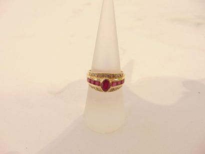 null 18 karat yellow gold ring set with rubies and brilliants, punched, t. 52, 6...