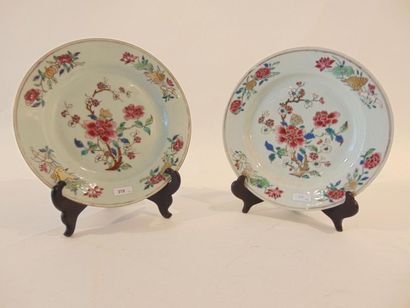 CHINE Pair of floral plates in polychrome enamels known as rose family enamels enhanced...