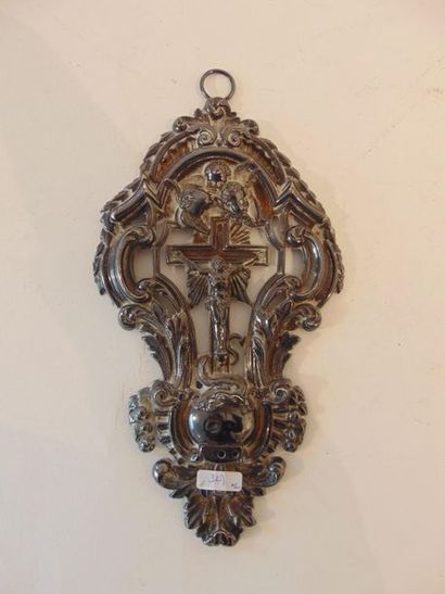 null Bénitier d'applique orné d'une Vierge à l'Enfant avec un ange, XVIIIe, argent...