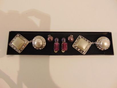 null Set of three pairs of fancy ear clips.