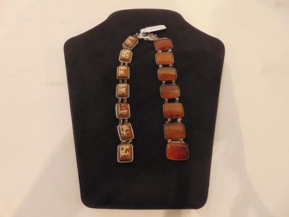 null Two bracelets with links set with cameos and agates, l. 18 cm approx. [wear...