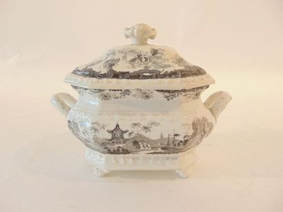 null Fine earthenware English sugar bowl with lithographed decoration, l. 20.5 cm...