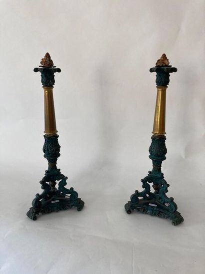 null Pair of Napoleon III period tripod torches, late 19th century, brass and patinated...