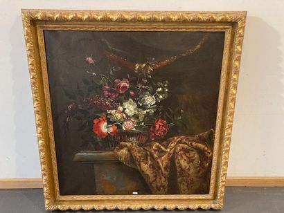 ECOLE FLAMANDE "Bouquet sur un entablement", début XXe, huile sur toile, 88x84 c...