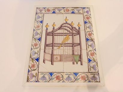 DELFT "Oiseau en cage", XVIII-XIXe, petit panneau décoratif formé de carreaux en...