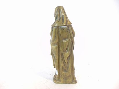 FLANDRES "Sainte Vierge", probablement XVI-XVIIe, élément de calvaire en laiton à...