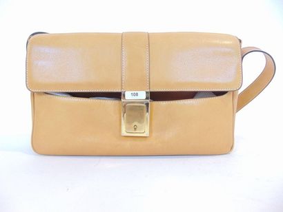 DELVAUX - BRUXELLES Fawn leather handbag, with mirror and cover, l. 28 cm [wear and...
