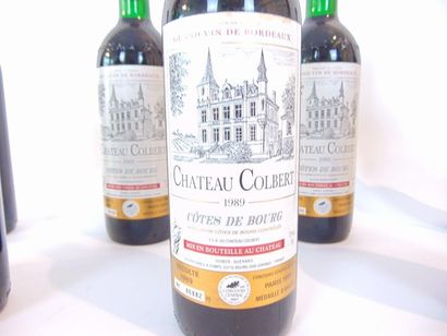 BORDEAUX (CÔTES-DE-BOURG) Rouge, Château Colbert 1989, douze bouteilles dans leur...
