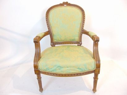 null Paire de fauteuils en cabriolet de style Louis XVI, début XXe, bois mouluré...
