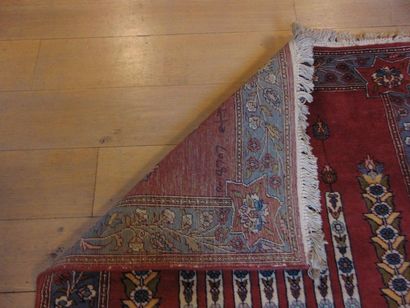 null Small Pakistani carpet with candelabra pattern on brown-red field, approx. 155x95...