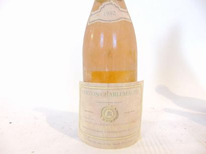 BOURGOGNE Blanc, trois bouteilles :

- (CORTON-CHARLEMAGNE), Caves Auguste-Moreau...