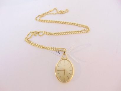Mildia Oval pendant watch with 18 carat yellow gold casting, hallmarks, h. 5 cm (watch),...