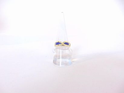 null Ring in 18 carat yellow gold and lapis lazuli, punches, t. 54, approx. 2 g....