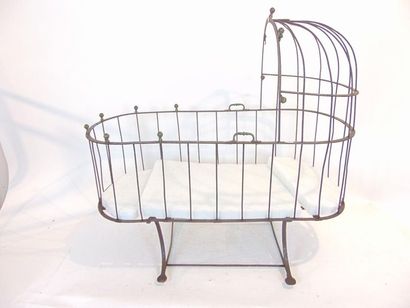 null Cradle, 19th century, wrought iron, 95x5x98.5x55.5 cm [alterations/oxidatio...