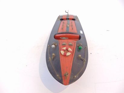 null Maquette de bateau runabout, l. 46 cm [altérations, accidents et manques].