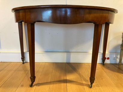 null Half moon console table, legs with casters, 19th century, mahogany wood, 73,5x129,5x68...