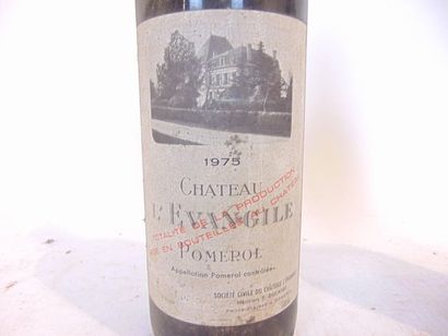 BORDEAUX Rouge, deux magnums :

- (POMEROL), Château L'Évangile 1975, un magnum [bas-goulot,...