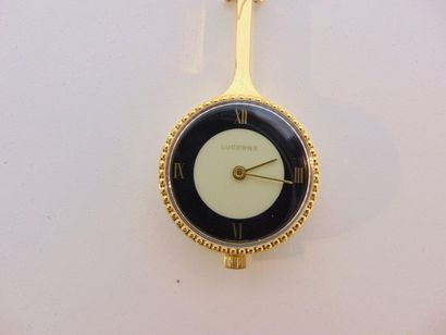 LUCERNE Pendant watch with its gold-plated metal casting, h. 6 cm (watch).