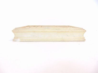 null Rectangular writing case, 19th century, moulded marble, l. 27 cm [alterations...