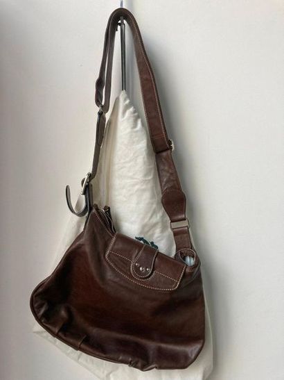 LONGCHAMP Soft brown leather handbag, with cover, l. 33 cm [light wear and tear]...