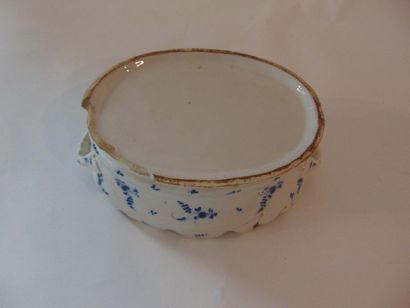 France Shell dish on base decorated with a seedling of flowering branches in blue...