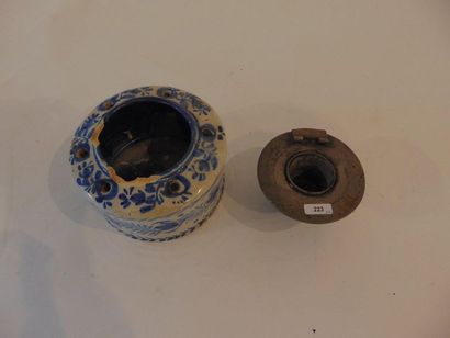 Espagne Potpourri with blue monochrome decoration mounted in inkwell, 18th century,...