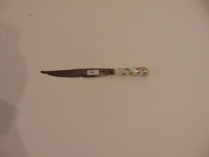 France Knife with polychrome decoration of flowers and Chinese children, 18th century,...